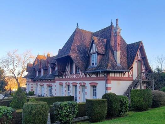 Appartement à louer 1 200 € 3 pièces 2 chambres 52 m² RDC/2 Deauville 14800