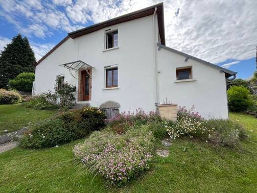 Maison à vendre 127 680 € 5 pièces 4 chambres 123 m² 16 111 m² de terrain Ceyroux 23210