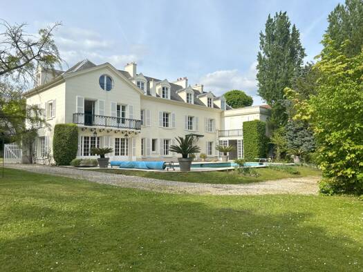 Maison à vendre 2 980 000 € 15 pièces 10 chambres 600 m² 4 500 m² de terrain Versailles 78000