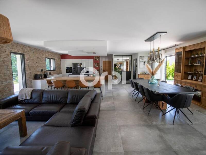 Maison à vendre, 260m², CONDAT SUR VIENNE