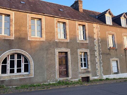 Maison à vendre 99 200 € 8 pièces 4 chambres 313 m² 2 650 m² de terrain Botsorhel 29650