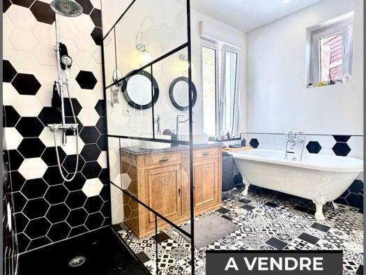 Maison de ville à vendre 239 000 € 9 pièces 5 chambres 165 m² 160 m² de terrain Gare Béthune 62400