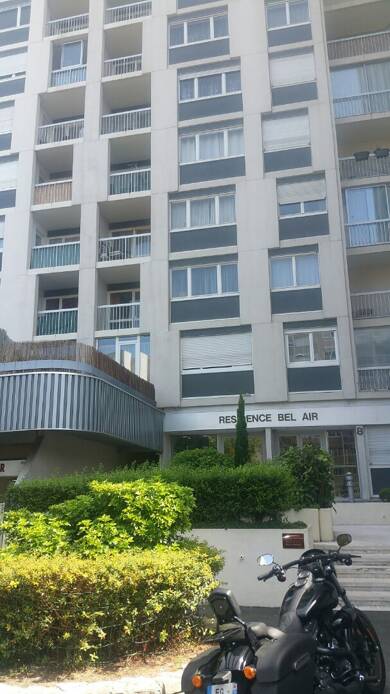 Appartement à louer 495 € 1 pièce 16 m² RDC/16 Europe-Maupassant Chatou 78400