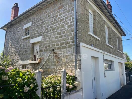 Maison à vendre 210 000 € 5 pièces 3 chambres 120 m² 443 m² de terrain Caserne Brive-la-Gaillarde 19100