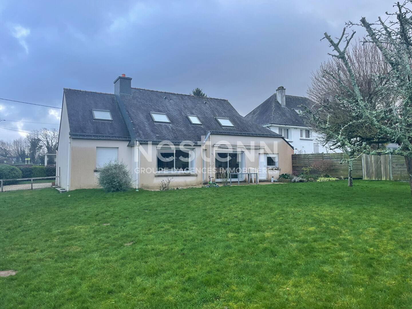 Maison à vendre, 137m², LOCQUELTAS