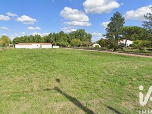 Terrain constructible à vendre 42 500 € 2 155 m² de terrain Val-de-Cognac 16370