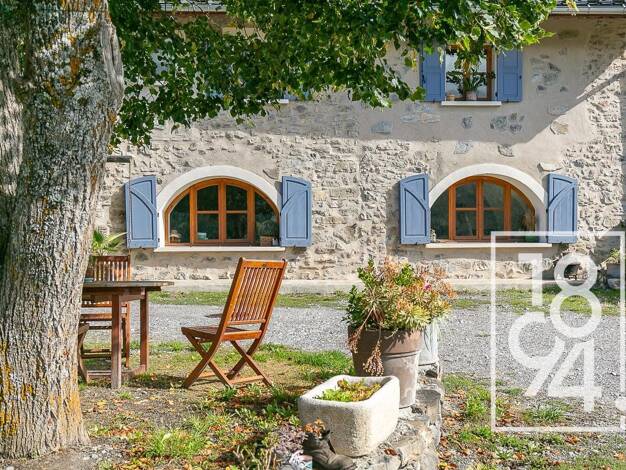 Ferme à vendre 1 100 000 € 6 pièces 4 chambres 292 m² 8 886 m² de terrain Saint-Pons 04400