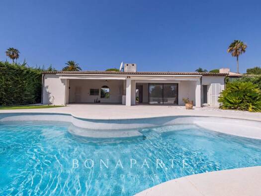 Maison de plain-pied à vendre 1 690 000 € 5 pièces 4 chambres 116 m² Vaug Villeneuve-Loubet 06270
