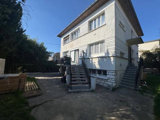 Maison à vendre 479 000 € 7 pièces 5 chambres 190 m² 529 m² de terrain Livry-Gargan 93190