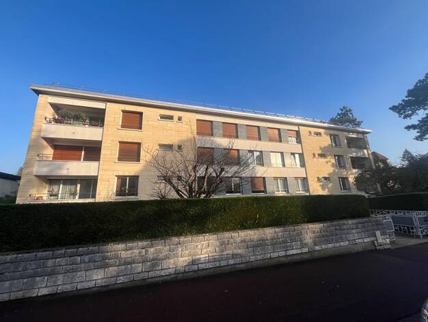 Appartement à louer 3 780 € 6 pièces 4 chambres 183 m² Étage 2/4 St Germain en Laye 78100