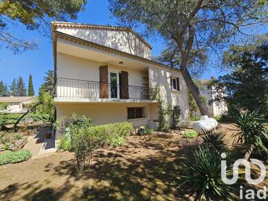 Appartement à louer 1 110 € 3 pièces 2 chambres 92 m² Dernier étage, Étage 1/1 Le Cannet-des-Maures 83340