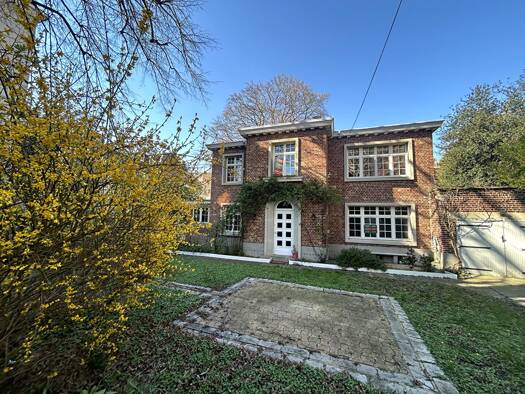 Maison à louer 1 995 € 5 pièces 3 chambres 104 m² Vieux Lille Lille 59000