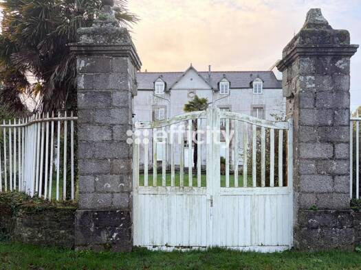 Demeure à vendre 395 000 € 15 pièces 8 chambres 452 m² 9 233 m² de terrain Plouigneau 29610