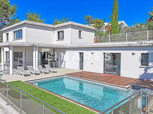 Maison à louer 5 500 € 7 pièces 3 chambres 192 m² Marseille 12ème arrondissement 13012