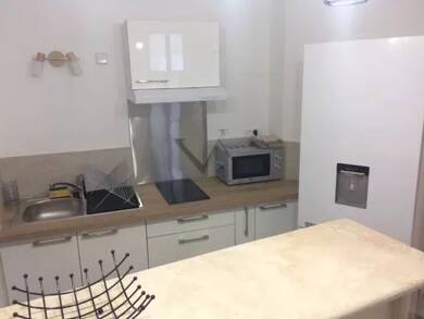 Appartement à louer 410 € 1 pièce 24 m² RDC Montélimar 26200
