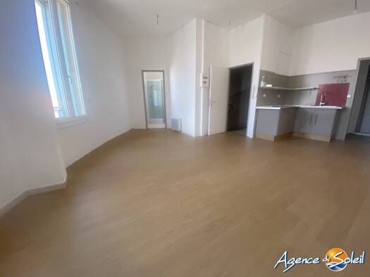Appartement à louer 650 € 3 pièces 2 chambres 77,5 m² Étage 2/2 Est Rivesaltes 66600
