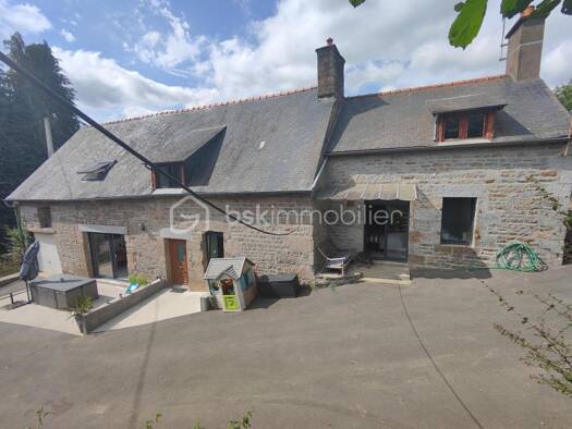 Maison à vendre 244 400 € 4 pièces 2 chambres 110 m² 2 154 m² de terrain Saint-Etienne-en-Coglès 35460