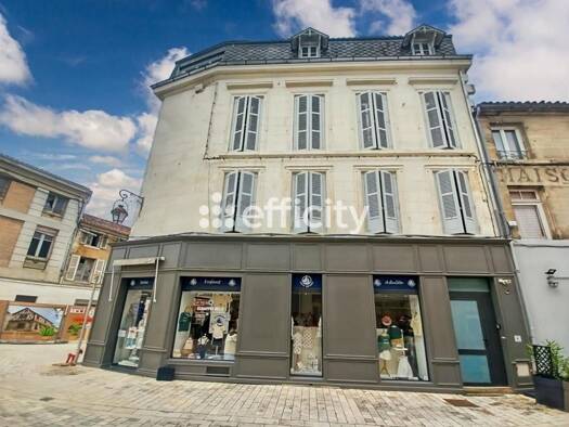 Maison à vendre 465 855 € 9 pièces 4 chambres 206 m² 60 m² de terrain Hôtel de Ville Cognac 16100