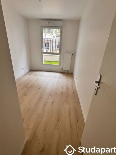 Appartement à louer 450 € 1 pièce 2 chambres 12 m² RDC Les Gares Épinay-sur-Orge 91360