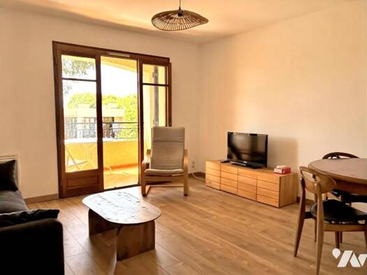 Appartement à vendre 296 000 € 2 pièces 1 chambre 50 m² Étage 1/3 Saint-Cyr-sur-Mer 83270