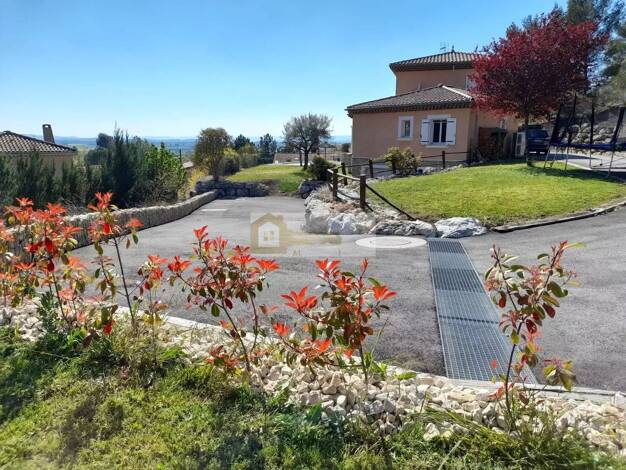 Villa à vendre 579 000 € 7 pièces 3 chambres 200 m² 2 569 m² de terrain Puy-Saint-Martin 26450