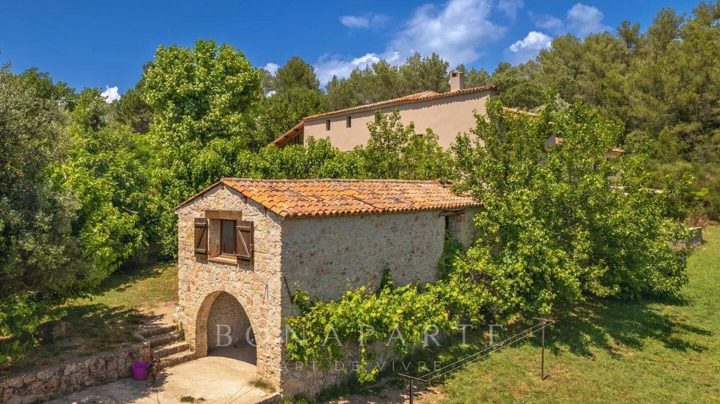 Maison à vendre, 487m², BAGNOLS EN FORET