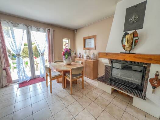 Maison à vendre 545 000 € 6 pièces 5 chambres 101 m² 144 m² de terrain Montigny-le-Bretonneux 78180