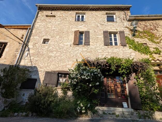 Maison à vendre 185 500 € 7 pièces 3 chambres 144 m² Montjoux 26220