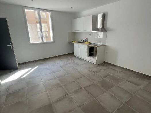 Appartement à louer 490 € 2 pièces 1 chambre 44,4 m² 2ème étage Centre Nord Apt 84400