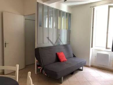 Appartement à louer 330 € 1 pièce 19 m² 1er étage dès le 31/07/2025 Ville-Basse Montélimar 26200