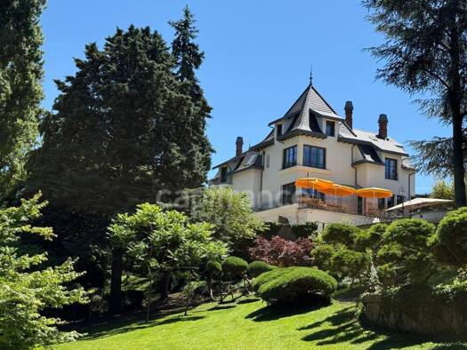 Maison à vendre 950 000 € 6 pièces 4 chambres 290 m² 4 303 m² de terrain Clermont-Est Roanne 42300
