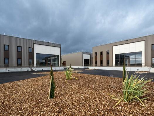 Local d'activités à vendre 910 000 € 549 m² d'espace de stockage Saint-Marcel 71380