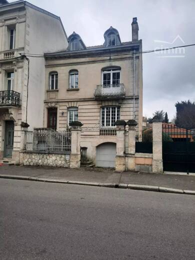 Maison à louer 1 340 € 8 pièces 5 chambres 155 m² Agen 47000