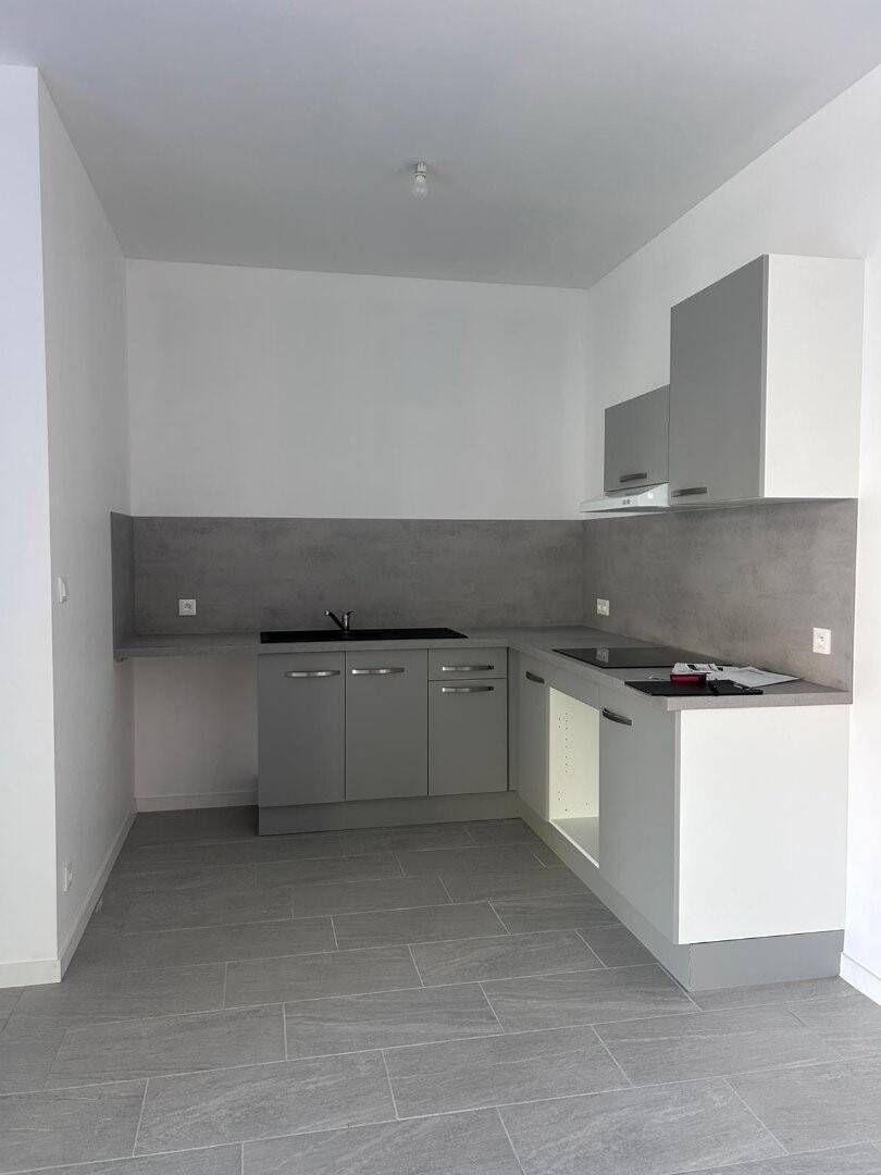 Maison à louer, 78m², BURIE