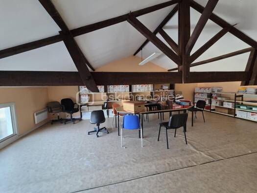 Espace bureau à vendre 315 000 € 1 600 m² de bureaux Onesse-Laharie 40110