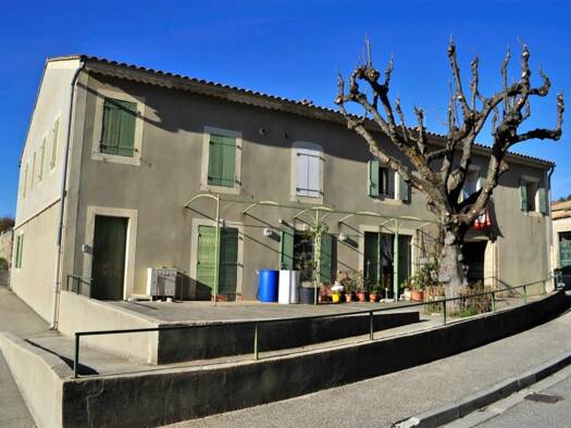 Appartement à louer 212 € 1 pièce 29 m² RDC Rasteau 84110