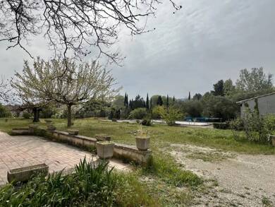 Maison à vendre 1 325 000 € 9 pièces 5 chambres 185 m² 2 700 m² de terrain Saint-Rémy-de-Provence 13210