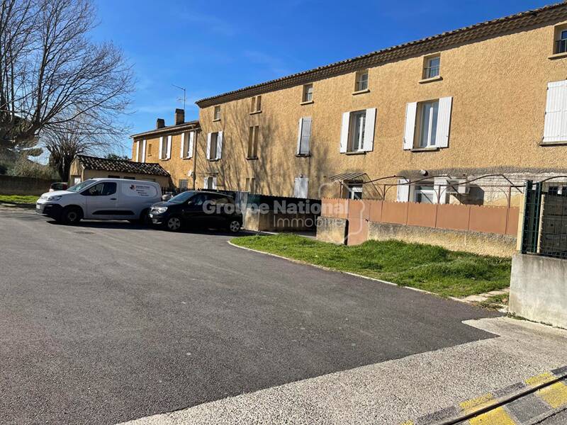 Maison à louer, 27m², ENTRAIGUES SUR LA SORGUE