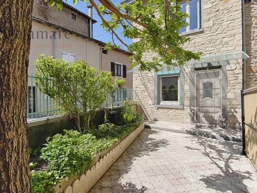 Maison à louer 1 250 € 4 pièces 3 chambres 95 m² disponible dès maintenant St Alban de Roche 38080