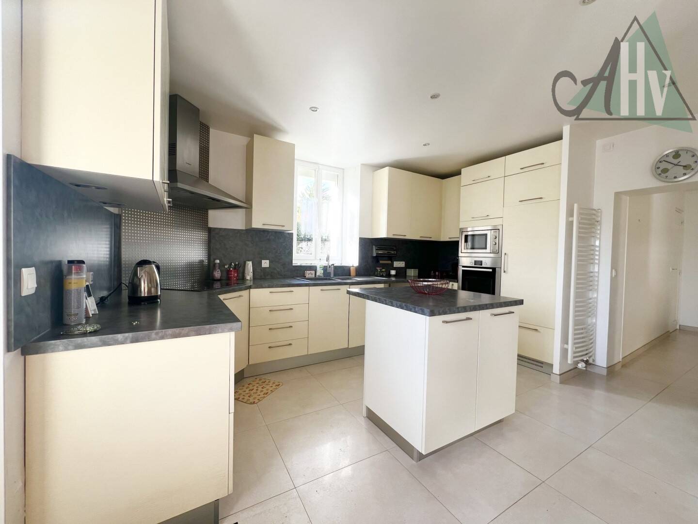 Maison à vendre, 237m², LOUAN VILLEGRUIS FONTAINE