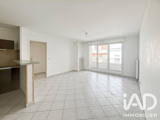 Appartement à vendre 174 000 € 2 pièces 1 chambre 45 m² Étage 3/4 Beausoleil Combs-la-Ville 77380