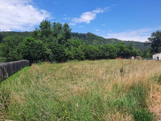 Terrain constructible à vendre 48 000 € 789 m² de terrain Saint-Simon 15130