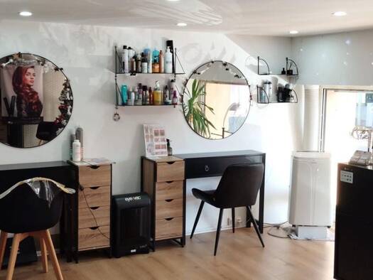 Activités diverses à vendre Fonds de commerce 39 000 € 61 m² de surface de vente Colombier Le Cannet 06110