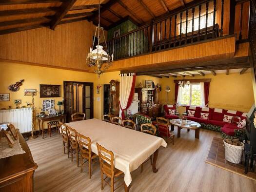Maison à vendre 199 000 € 6 pièces 5 chambres 210 m² 4 265 m² de terrain Lussac-les-Châteaux 86320