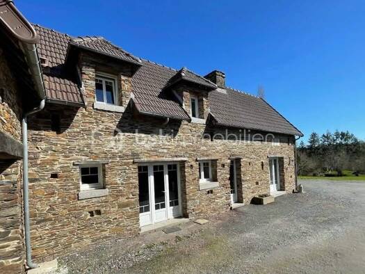Maison à vendre 276 000 € 7 pièces 5 chambres 175,45 m² 2 560 m² de terrain La Barre-de-Semilly 50810