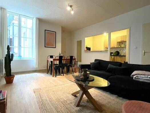 Appartement à louer 610 € 2 pièces 1 chambre 54,8 m² RDC/2 Ecusson-Ile Saint Laurent Chalon-sur-Saône 71100