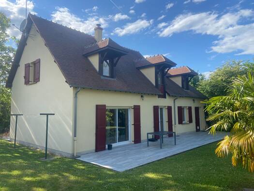 Maison de plain-pied à vendre 265 000 € 7 pièces 5 chambres 143 m² 878 m² de terrain Nevers 58000