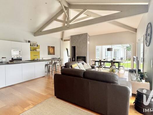 Maison à vendre 670 000 € 5 pièces 4 chambres 170 m² 1 344 m² de terrain Nord Martignas-sur-Jalle 33127