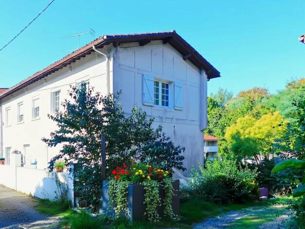 Appartement à vendre 160 000 € 9 pièces 6 chambres 195 m² Étage 1/1 Cazaubon 32150