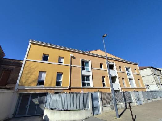 Appartement à vendre 139 000 € 3 pièces 2 chambres 62 m² Étage 2/2 Peripherie Châteaurenard 13160